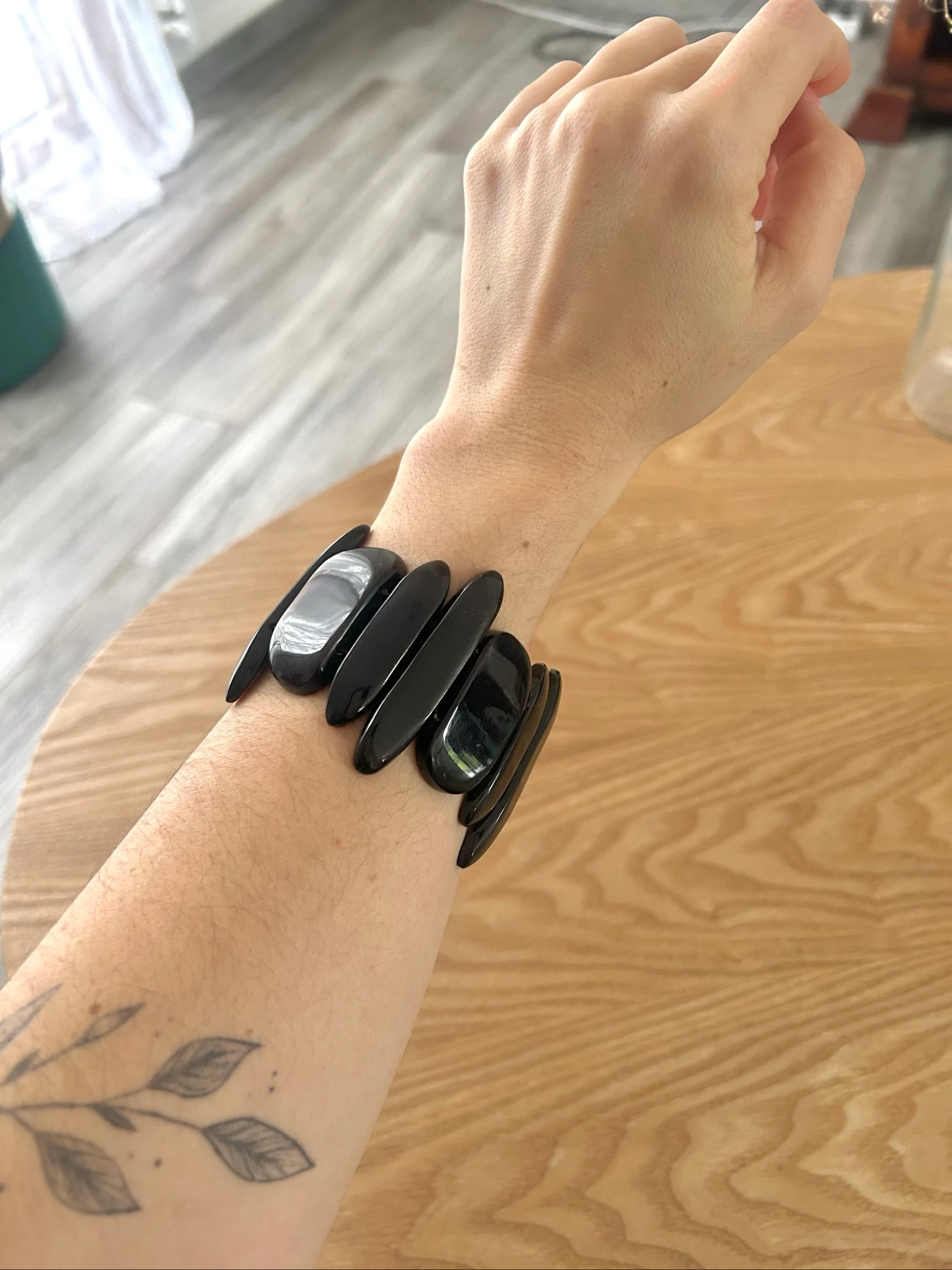 Pulseira de pedras plásticas assimétricas estilo sílex preto – photo 8